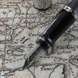 Stylo Plume Moyenne WATERMAN® Expert Deluxe Stone