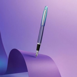 Stylo plume Sheaffer Expressions dégradé violet bleu en ambiance
